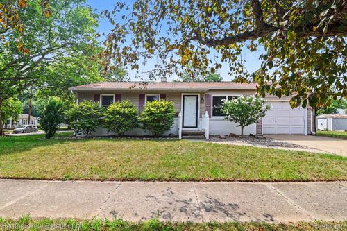 3820 Ingham St, Lansing, MI, 48911-2367 | Card Image