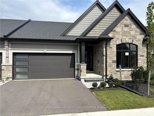 4 Peachtree Lane, Niagara On The Lake, ON, L0S1J0 | Card Image