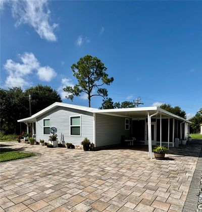 504 Timber Lane S, House other with 3 bedrooms, 3 bathrooms and null parking in North Fort Myers FL | Image 2