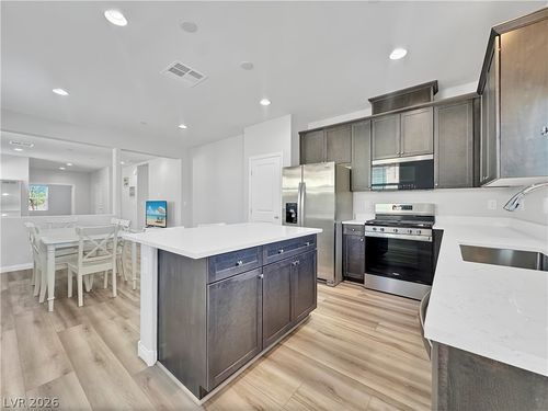 40 Cadence Crest Ave, Henderson, NV, 89011-5609 | Card Image