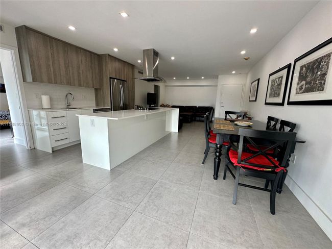 APT-401 - 575 Crandon Blvd, Condo with 2 bedrooms, 2 bathrooms and null parking in Key Biscayne FL | Image 4