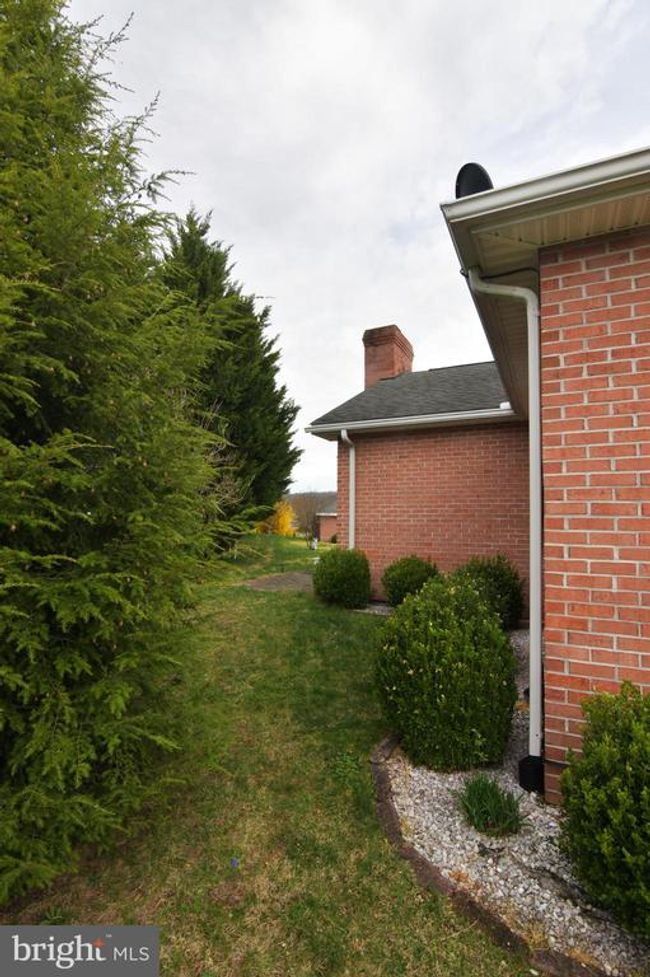 106 Waterview Dr, House other with 3 bedrooms, 2 bathrooms and null parking in Capon Bridge WV | Image 55