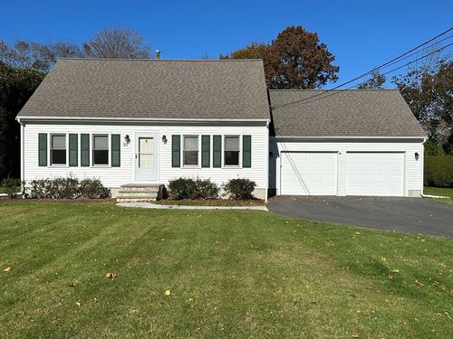 21 Avis St, Dartmouth, MA, 02748-2037 | Card Image