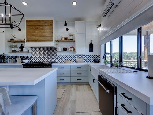 22516 Felicia Dr, Spicewood, TX, 78669-2529 | Card Image