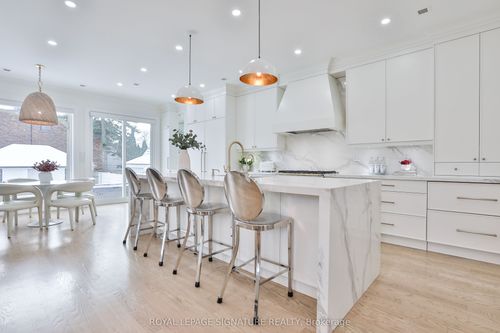 28 Belle Ayre Blvd, Toronto, ON, M4S | Card Image