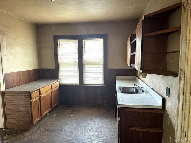 19351 Georgia St, House other with 4 bedrooms, 1 bathrooms and null parking in Roseville MI | Image 8