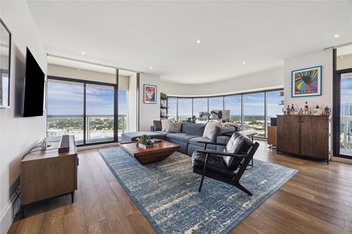 23b-1701 Hermann Dr, Houston, TX, 77004-7452 | Card Image