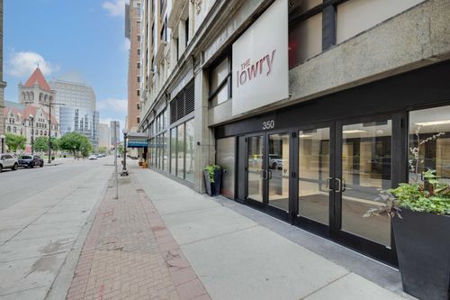307-350 Saint Peter St, Saint Paul, MN, 55102-1405 | Card Image