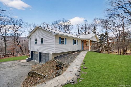 36 Sands Point Rd, Washingtonville, NY, 10992-2016 | Card Image