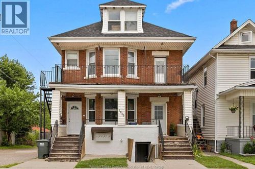 1050 Assumption St, Windsor, ON, N9A3C4 | Card Image