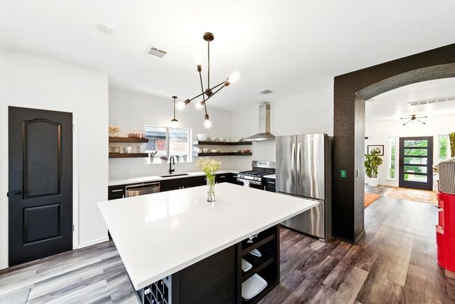 6804 Gabion Dr, House other with 3 bedrooms, 3 bathrooms and null parking in Austin TX | Image 6