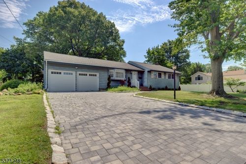 26 Old Manor Rd, Holmdel, NJ, 07733-1453 | Card Image