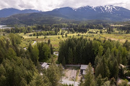 8354 Rainbow Dr, Whistler, BC, V8E0G1 | Card Image