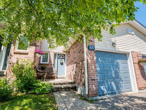 88 Corey Cir, Halton Hills, ON, L7G5L7 | Card Image