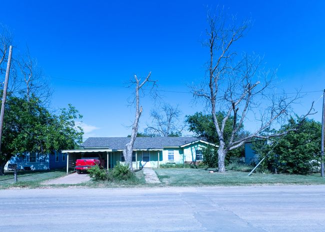 1103 5 Th Ave, House other with 3 bedrooms, 2 bathrooms and null parking in Coleman TX | Image 4