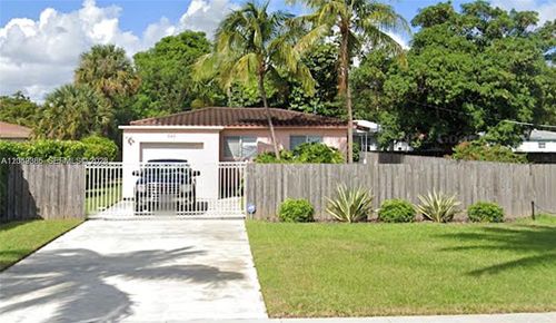 545-545 Nw 121st St, North Miami, FL, 33168-3534 | Card Image