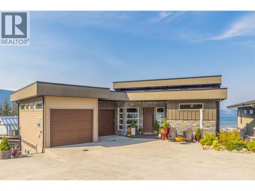 1061 19 Ave Se, Salmon Arm, BC, V1E0E6 | Card Image