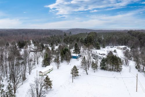 6585 Wallaker Rd, Benzonia, MI, 49616-9734 | Card Image