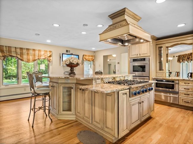 10 Bridle Path Way, House other with 3 bedrooms, 5 bathrooms and 6 parking in Tyngsboro MA | Image 6
