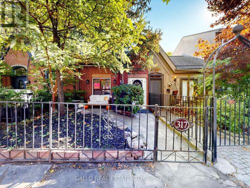 317 Wellesley Street E, Toronto (Cabbagetown-South St. James Town), ON, M4X1H2 | Card Image