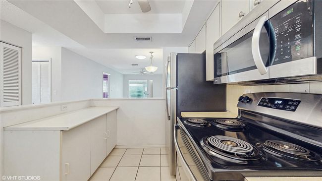 623 - 623 Park Cir, Condo with 2 bedrooms, 2 bathrooms and null parking in BRADENTON FL | Image 6