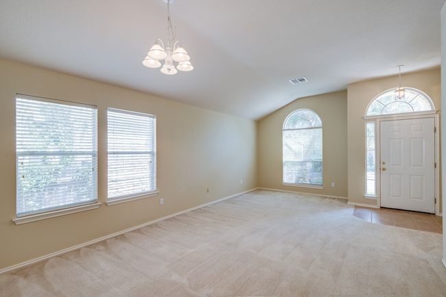 11308 Los Comancheros Rd, House other with 3 bedrooms, 2 bathrooms and 2 parking in Austin TX | Image 9