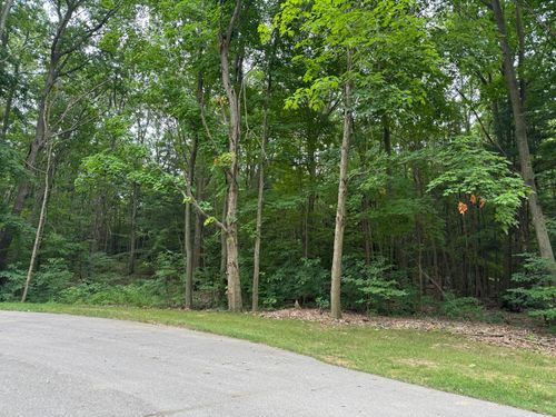 76757 Wood Crest Ct, South Haven, MI, 49090-8428 | Card Image