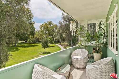 5587 1/2 Village Grn, Los Angeles, CA, 90016-5108 | Card Image