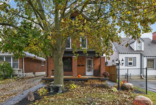 {{alt}} | Card Image