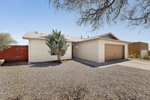 16 Sheba Pl, Los Lunas, NM, 87031-7021 | Card Image
