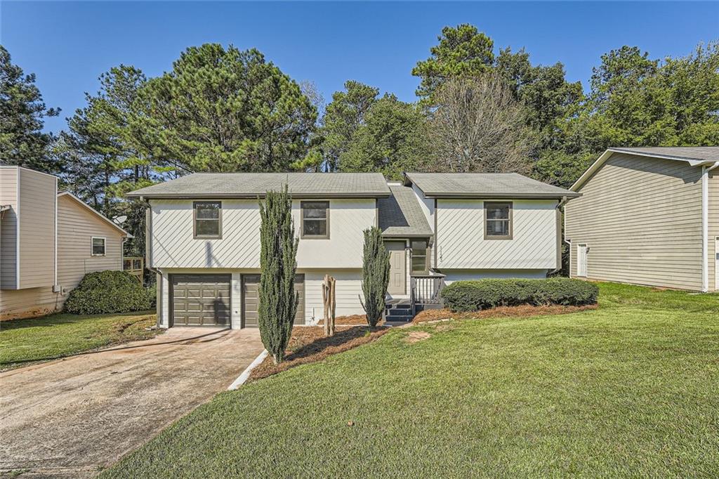 Lightfoot Dr, Canton, GA 30115