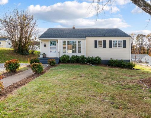 717 Crestwood Cir, Lynchburg, VA, 24502-1517 | Card Image