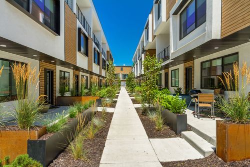 m-316-4186 S Main St, Millcreek, UT, 84107-1546 | Card Image