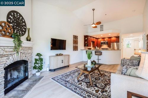 1733 S Villa Way, Walnut Creek, CA, 94595-1465 | Card Image