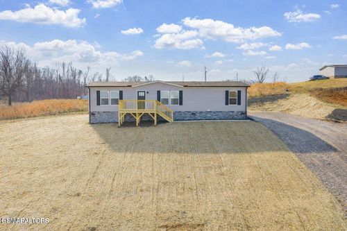 200 Laura Boling Loop Rd, Strawberry Plains, TN, 37871-5727 | Card Image