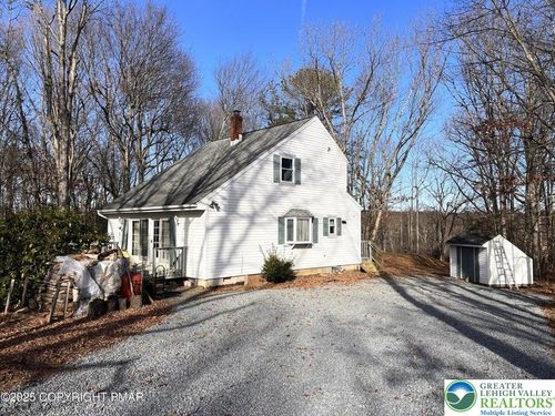 9 Pinoak Dr, Jim Thorpe, PA, 18229-2717 | Card Image