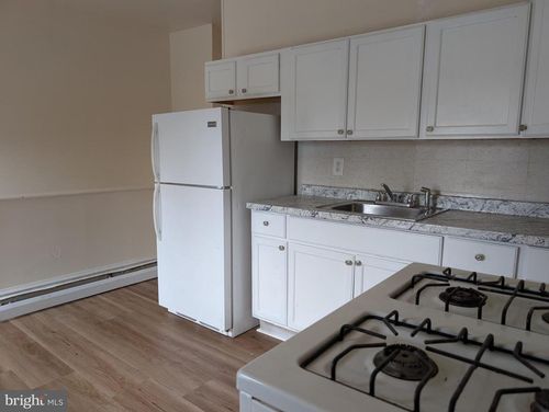 3-646 Chestnut St, POTTSTOWN, PA, 19464-6037 | Card Image