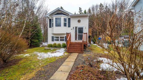 25 Highrigger Cres, Middle Sackville, NS, B4E2Z7 | Card Image