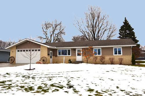 803 Hillcrest Dr, Montgomery, MN, 56069-1309 | Card Image