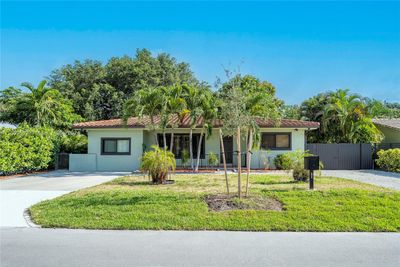 717 Ne 162nd St, House other with 3 bedrooms, 3 bathrooms and null parking in Miami FL | Image 1