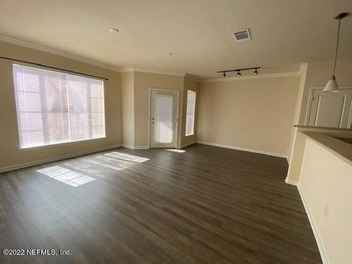1211-8290 Gate Pkwy, JACKSONVILLE, FL, 32256 | Card Image