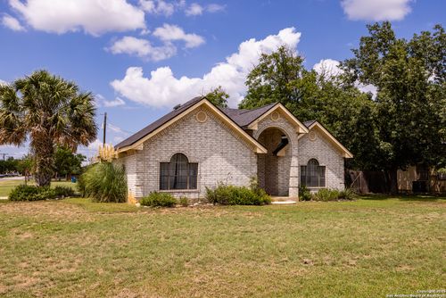 903 Hackberry St, Bandera, TX, 78003 | Card Image