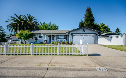 1695 Queens Avenue, Yuba City, CA, 95993 | Card Image