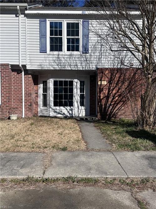5622 Carisbrooke Ln, Portsmouth, VA, 23703-1653 | Card Image