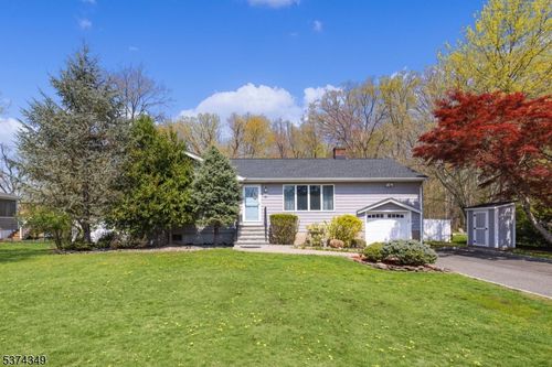 11 Carl Dr, Fairfield, NJ, 07004-1507 | Card Image