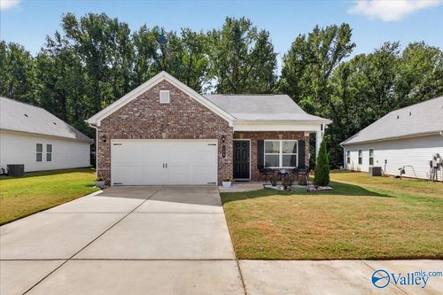 148 Lincoln Gray Cir, New Market, AL, 35761-6502 | Card Image