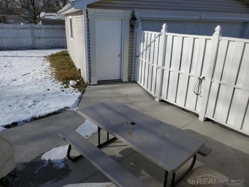 816 Virginia Ave, Marysville, MI, 48040-1533 | Card Image