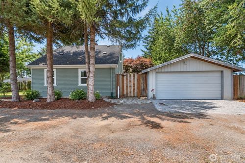704 Roeder St, Everson, WA, 98247-9719 | Card Image