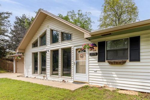 2578 N Warwick Dr, Fayetteville, AR, 72703-4425 | Card Image