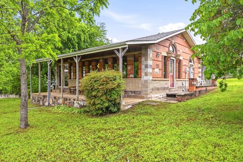 121 Cedar St, Forsyth, MO, 65653-5282 | Card Image
